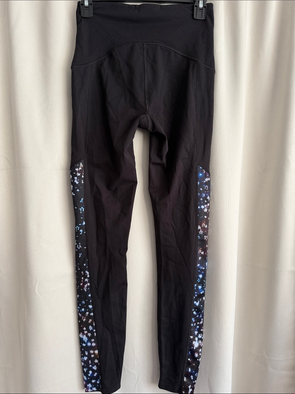 SPANX Booty Boost Active Cosmic Printed Leggings Athletic Training Gym Black M - Picture 3 of 5